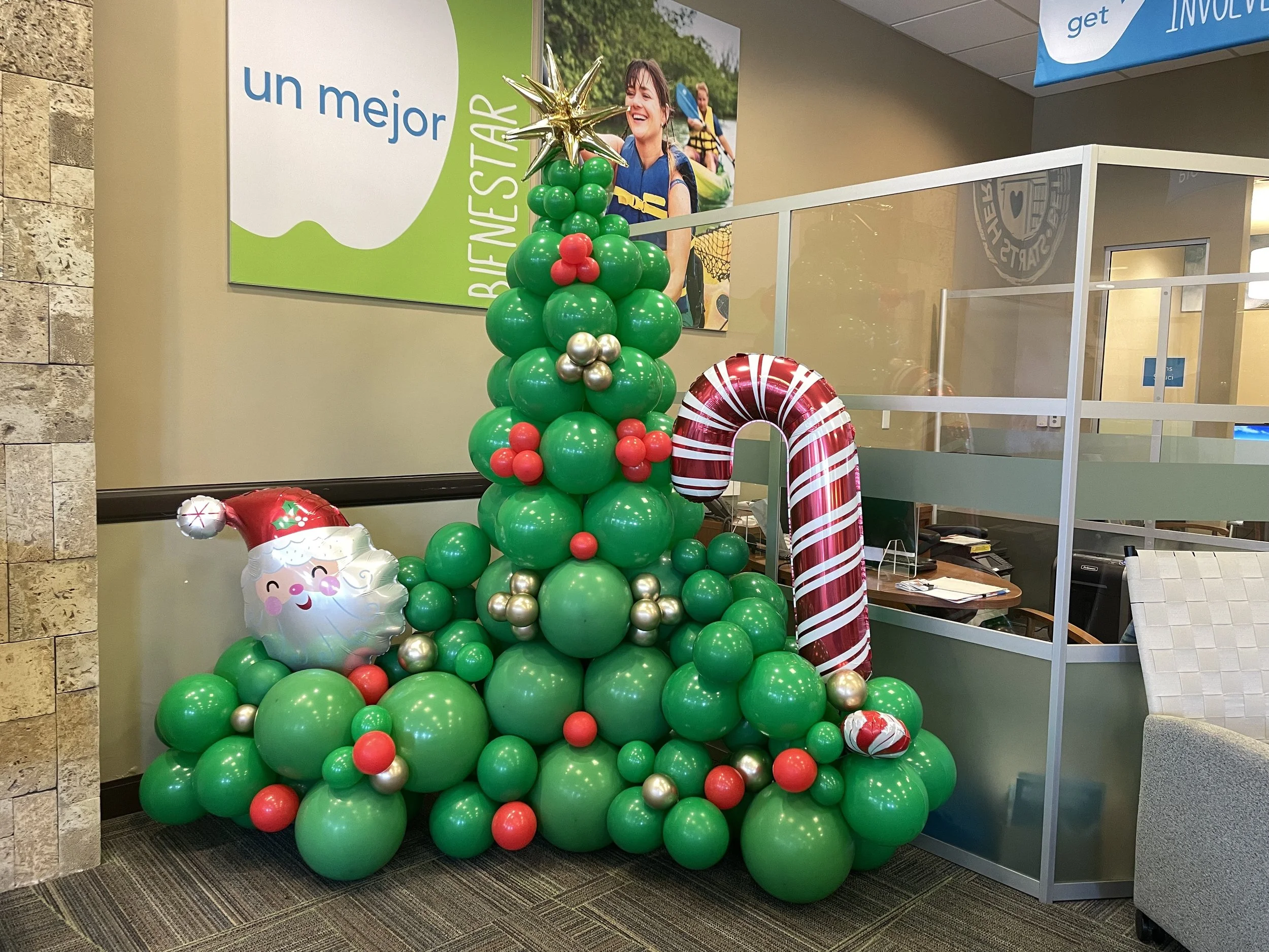 Christmas Balloons and Decor