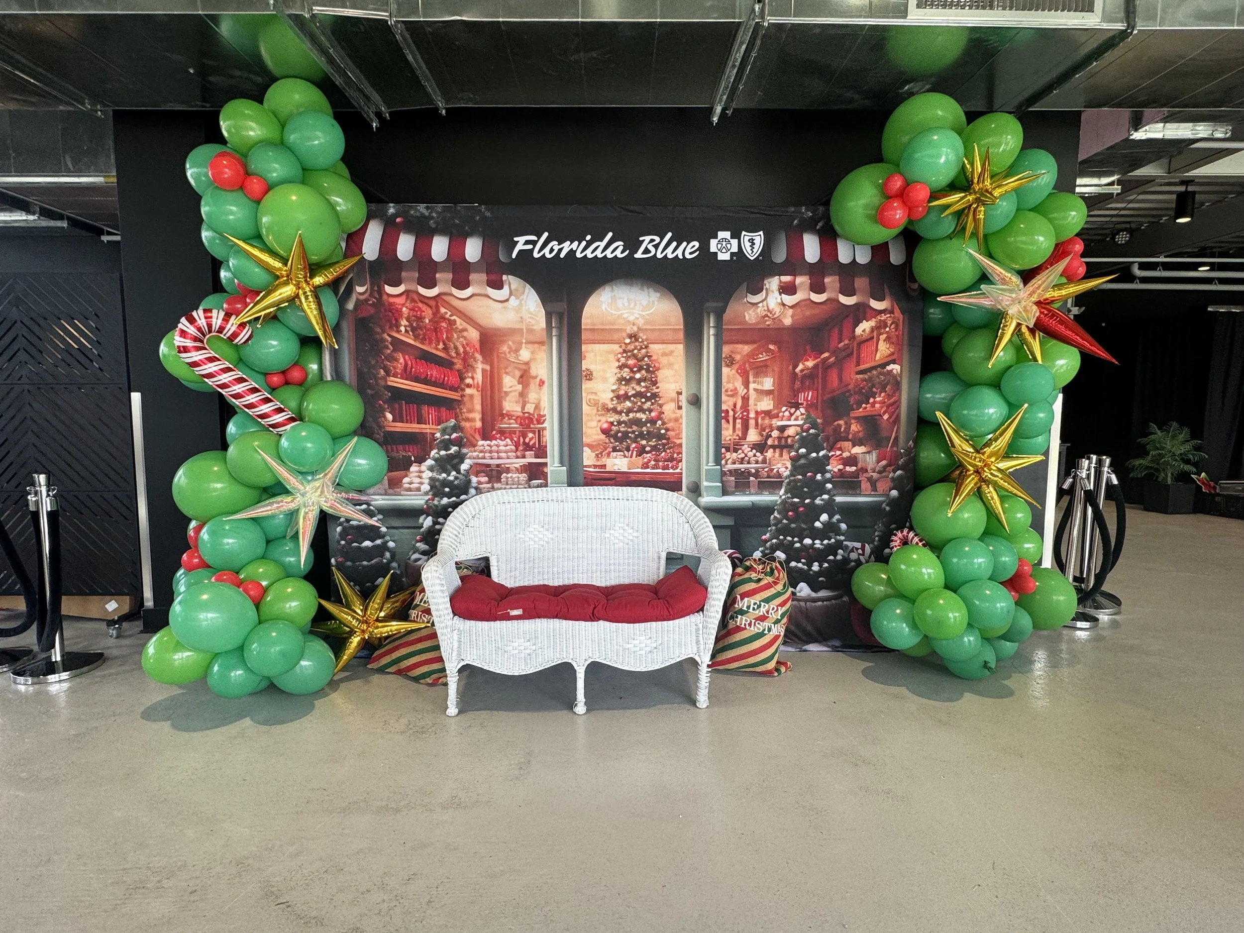 Christmas Balloons and Decor
